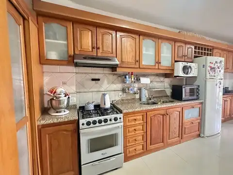 Departamento 4 ambientes con 2 baños