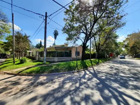 Venta - Casa 2 dormitorios - Urbana / Uso comercial