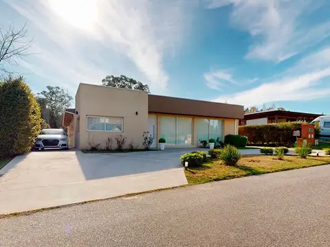 Venta de Casa 4 AMBIENTES en Rumenco