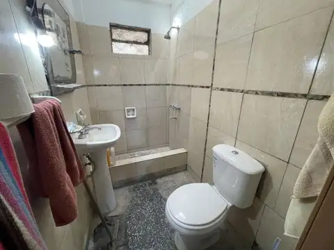 CASA A REMODELAR - BERAZATEGUI