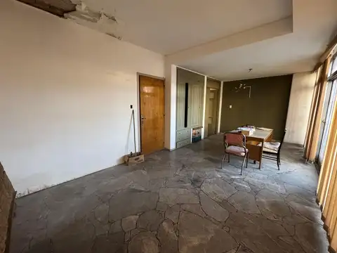 Departamento 7 ambientes con 2 baños