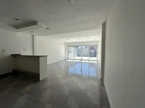Departamento en alquiler a estrenar de un ambiente con patio y parrillero