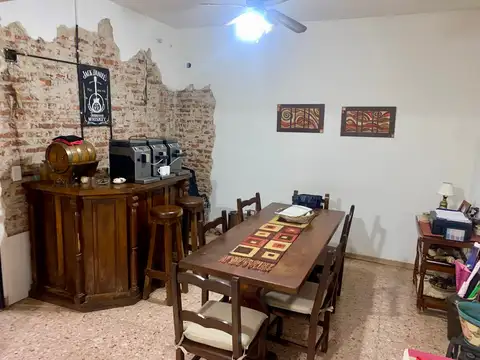 Arenales Nº195 esq Pilar