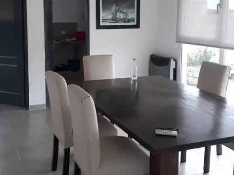 Casa 4 ambientes con 4 baños