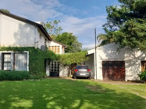VENTA CASA 4 DORM  PILETA CENTRO VILLA ALLENDE CBA