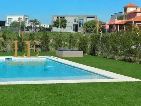 Casa 4 ambientes con 3 baños