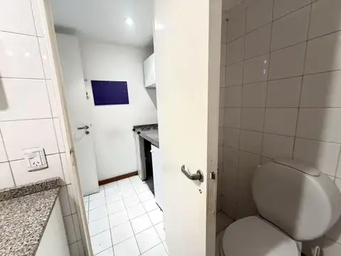 Oficina 3 ambientes con 1 baño