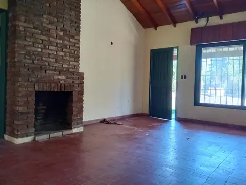 Casa 3 ambientes con 1 baño