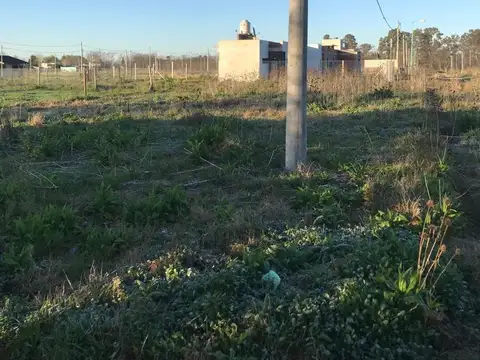Terrenos y Lotes en Venta en Los Hornos [Cod: 634]