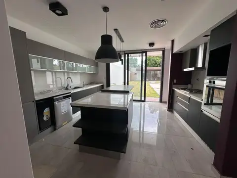 Casa en Venta al Este