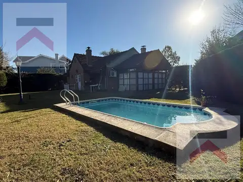 Casa en barrio cerrado Alamo Alto, Ingeniero Maschwitz  con parque y piscina.