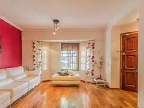 VENTA DE CASA 4 AMBIENTES EN VILLA SANTA RITA C/ GARAGE PARRILLA