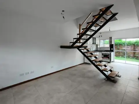 Depto Tipo Casa 4 ambientes con 1 baño