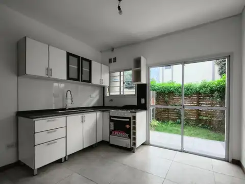 Depto Tipo Casa en Venta con 1 cocheras