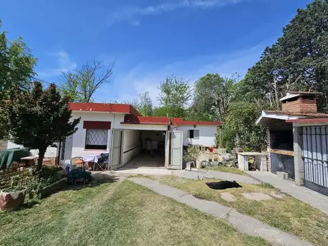 Casa 5 ambientes con 2 baños