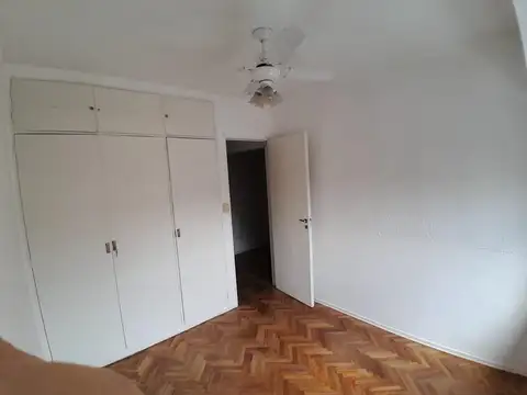 Departamento en Alquiler en Parque Chacabuco, $ 700.000