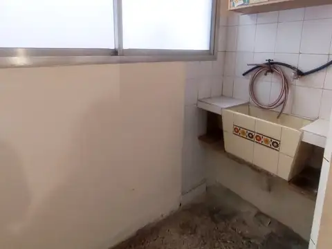 Depto 2 amb grandes, 60 mtrs, excelente ubicación