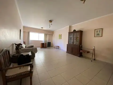 2 AMBIENTES Y DEPENDENCIAS AMPLISIMO - 70 M2