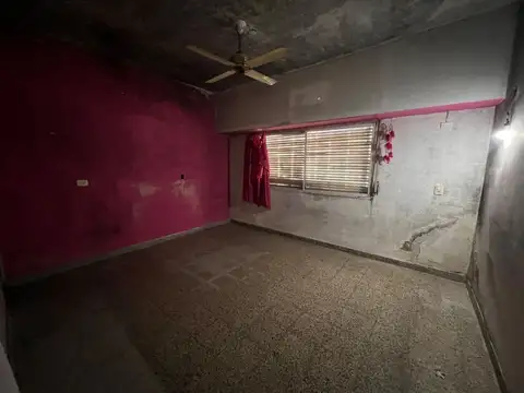VENTA PH 4 AMB A REFACCIONAR CON PATIO Y TERRAZA