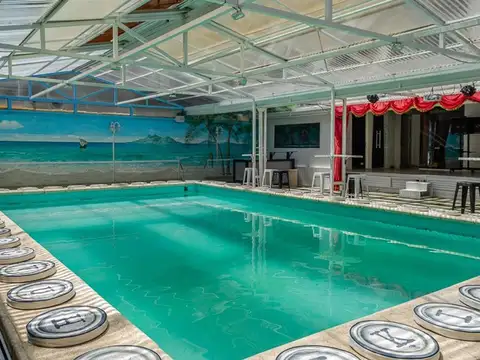 Oficina/Salón de Eventos Piscina 520 mts. Pileta!
