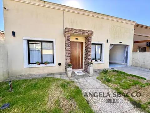 Hermosa Casa en Villa Lía