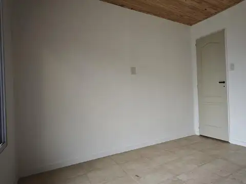Casa 2 ambientes con 1 baño