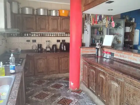 Casa 6 ambientes con 3 baños