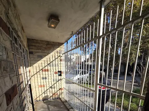 CASA EN VENTA EN BANFIELD