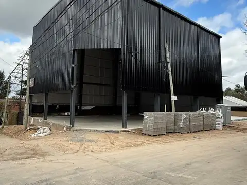 venta galpón Benavidez centro 