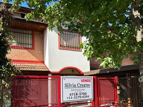 Dúplex 4 amb. c/cochera, patio y playroom - Chacabuco 2075, Olivos.