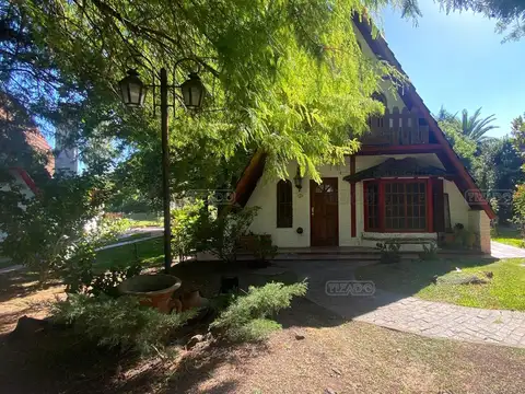 Casa  en Venta en Banco Provincia, Francisco Álvarez, Moreno