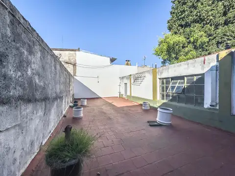 Casa 5 ambientes con 1 baño