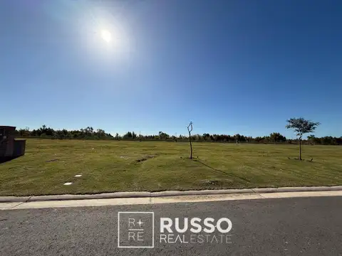 VENTA LOTE CENTRAL DE 696 M2  - BARRIO AMARRAS - PUERTOS DEL LAGO