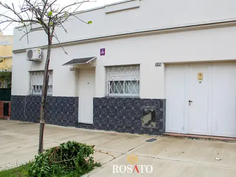 Venta casa 3 ambientes con jardin y garaje en Villa Lugano