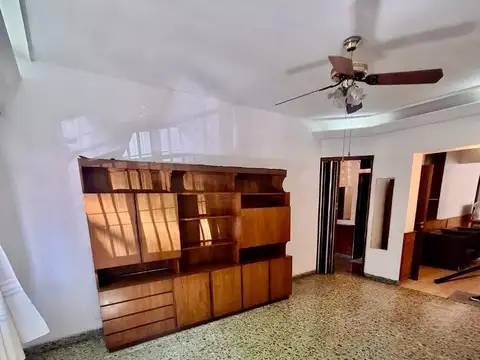 Depto Tipo Casa en Venta 60 años