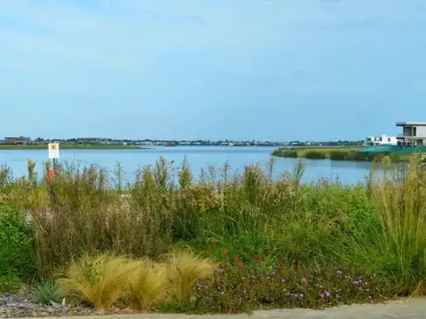 Terreno en Venta de 923,0 m2