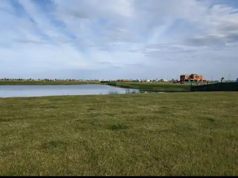 Venta Lote a La Laguna Barrio Amarras Puertos del Lago Escobar