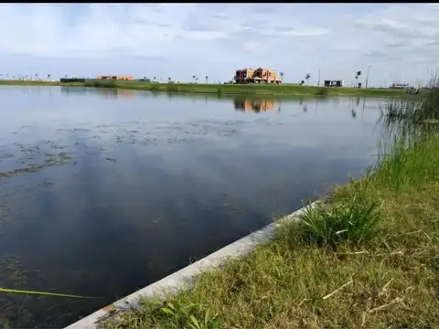 Venta Lote a La Laguna Barrio Amarras Puertos del Lago Escobar