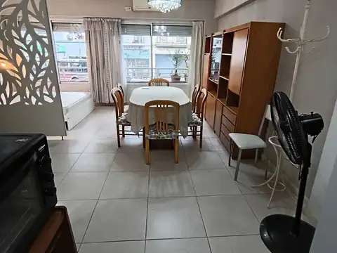 EXCELENTE MONOAMBIENTE AMOBLADO CON COCHERA EN AV. BELGRANO AL 3000, BALVANERA