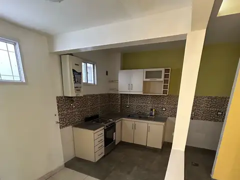 Depto Tipo Casa 2 ambientes con 1 baño