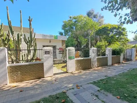 Casa antigua sobre  amplio lote céntrico en venta