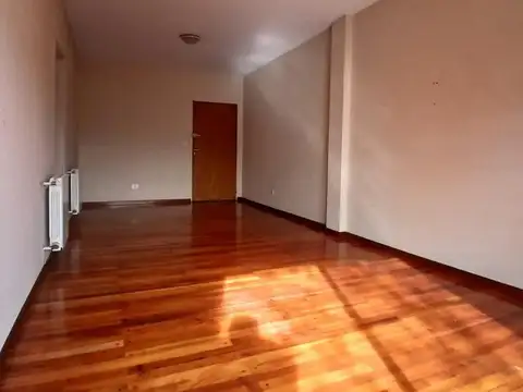 Semipiso de 3 Amb. Fte. C/Balcon J.A. Garcia al 2900