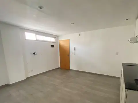 Departamento en Alquiler en Barrio Parque San Martín, $ 650.000