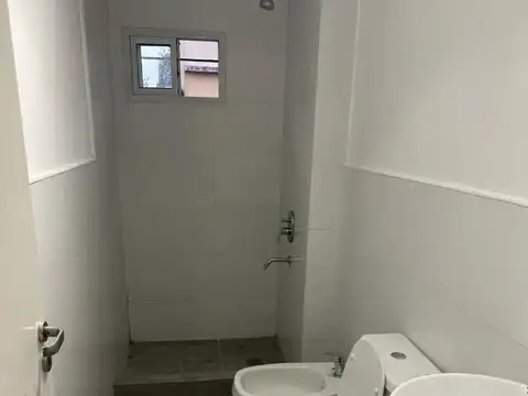 departamento 2 ambientes-Centro de San Martin- 1 piso por escalera-