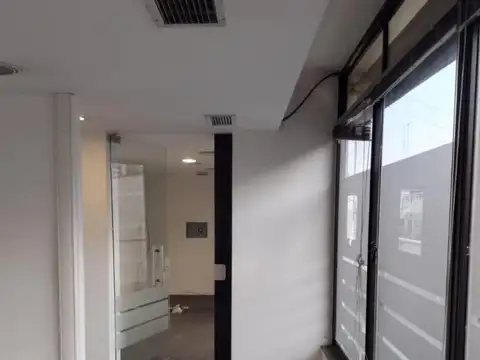 ALQUILER OFICINA COMERCIAL 277 Metros 4 Cocheras CENTRO