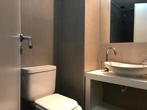 MONOAMBIENTE CON BALCÓN EXCELENTE UBICACIÓN