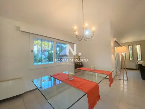 Casa 5 ambientes con 3 baños