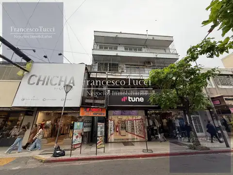 Local en venta en el centro comercial de Morón