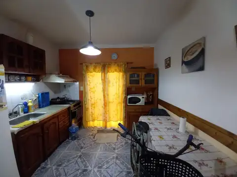 Casa 4 ambientes con 1 baño