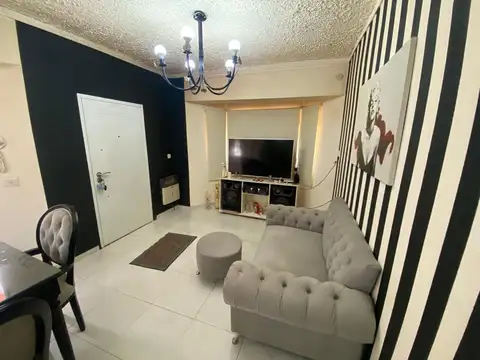 CASA EN LOMAS DE ZAMORA Y CON QUINCHO.-